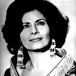 Portrait of Shoshana Damari
