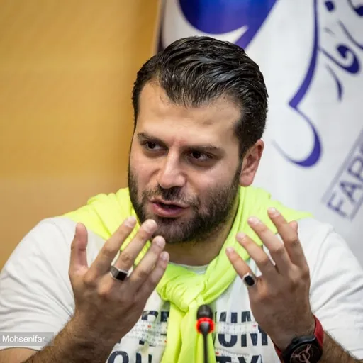 Portrait of Roozbeh Hesari