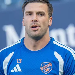 Portrait of Evan Louro