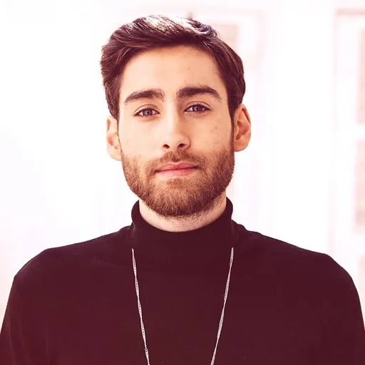 Portrait of Niv Demirel