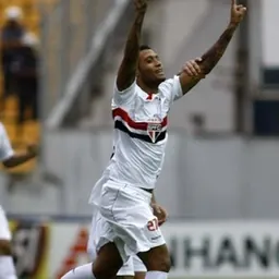 Portrait of Léo Lima