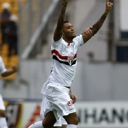 Portrait of Léo Lima