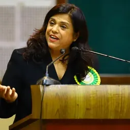 Portrait of Anu Peshawaria