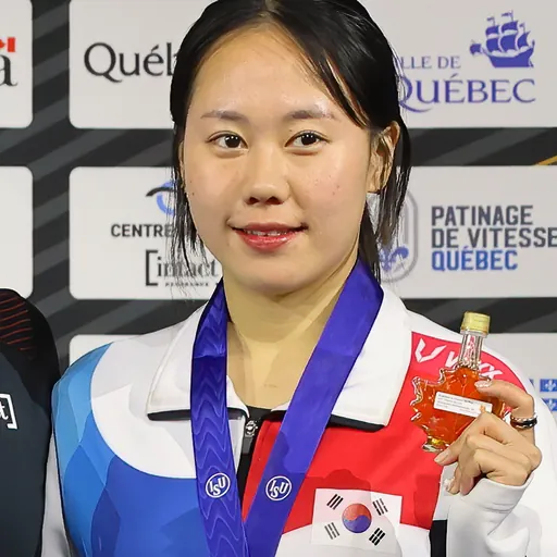 Portrait of Park Ji-woo