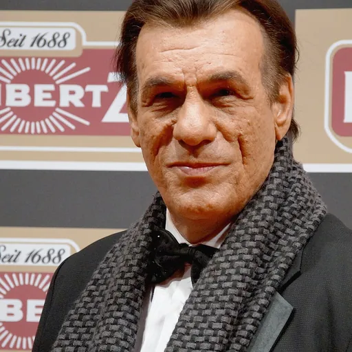 Portrait of Robert Davi