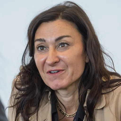 Portrait of Lynsey Addario