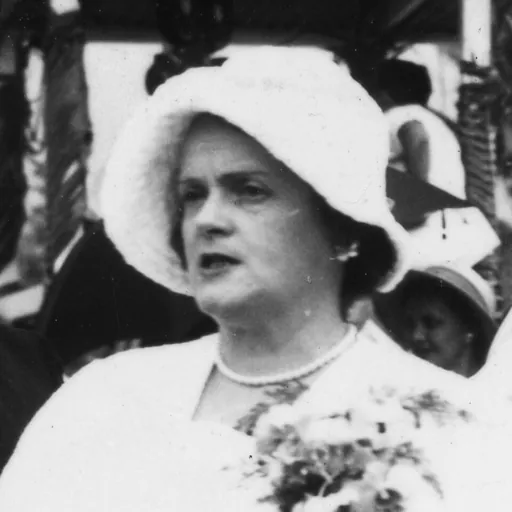 Portrait of Norma Holyoake