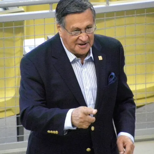 Portrait of Jaime Jarrín