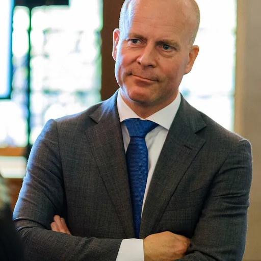Portrait of Raymond Knops