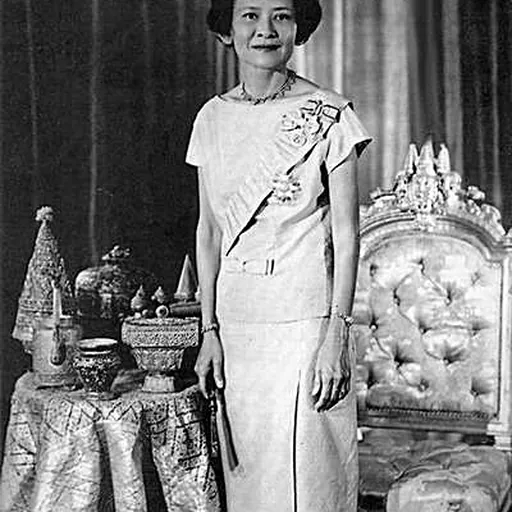 Portrait of Srinagarindra, Princess Mother