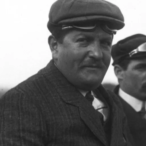 Portrait of Léon Théry