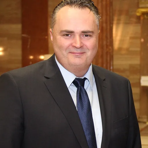 Portrait of Hans Peter Doskozil