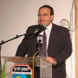 Portrait of Dov Tzur