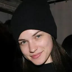 Portrait of Alexis Knapp