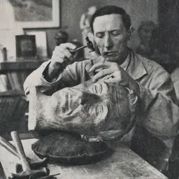 Portrait of Cris Agterberg
