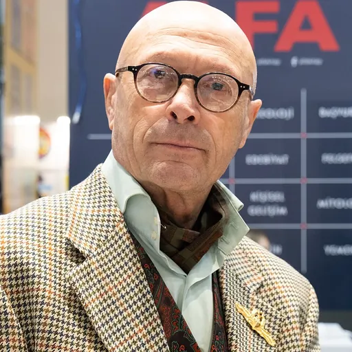 Portrait of Erol Mütercimler