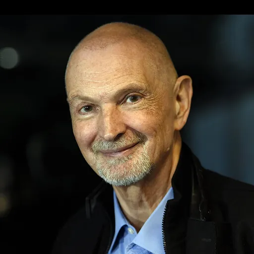 Portrait of Serge Tisseron