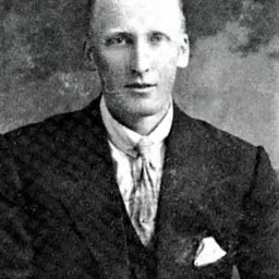 Portrait of Tom Hales