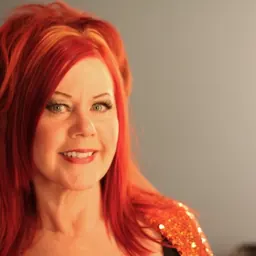 Portrait of Kate Pierson