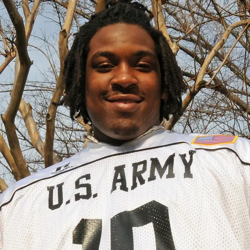 Portrait of Seantrel Henderson