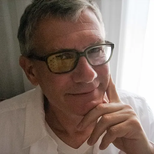 Portrait of Todd Boekelheide