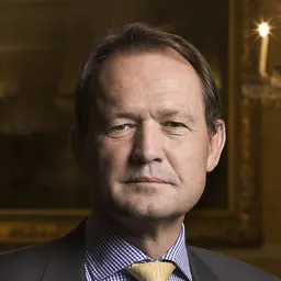 Portrait of Simon Walker