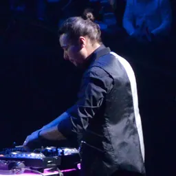 Portrait of Vanotek