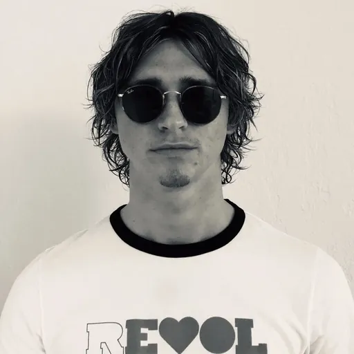 Portrait of Chris Andreucci
