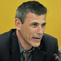 Portrait of Rob Stewart