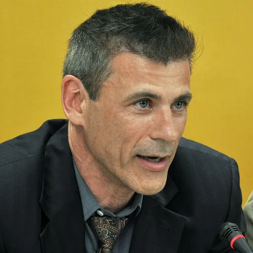 Portrait of Rob Stewart