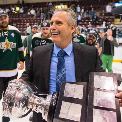 Portrait of Willie Desjardins