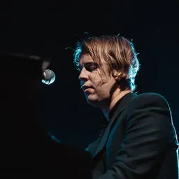 Portrait of Tom Odell
