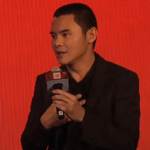 Portrait of Songyos Sugmakanan