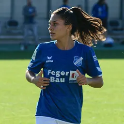 Portrait of Leticia Santos