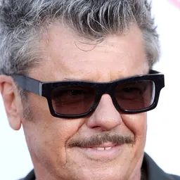 Portrait of Tim Farriss