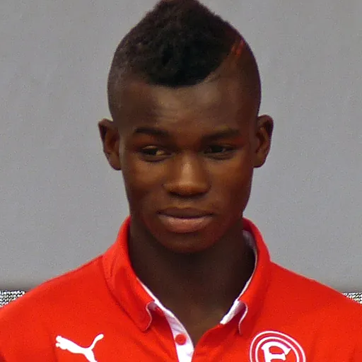 Portrait of Ihlas Bebou