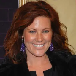 Portrait of Elisa Donovan
