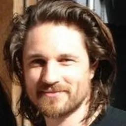 Portrait of Martin Henderson
