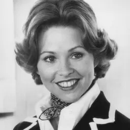 Portrait of Lauren Tewes