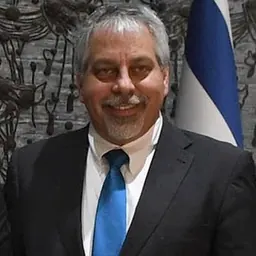 Portrait of Lior Haiat