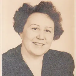 Portrait of Lexie Dean Robertson