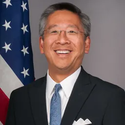Portrait of Donald Lu