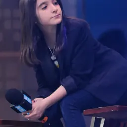 Portrait of Hannah Alper