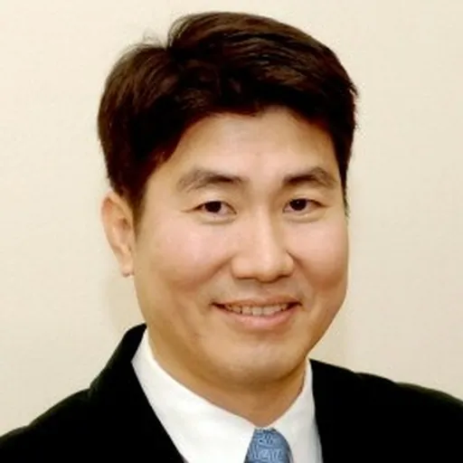 Portrait of Yun-Tae Kim