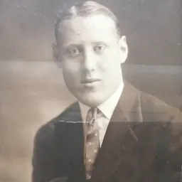 Portrait of Oliver MacDonald