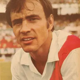 Portrait of Oscar Más