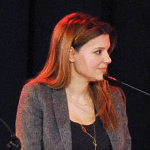 Portrait of Linda Papadopoulos