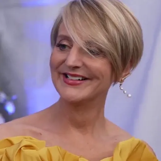 Portrait of Marianne Elliott