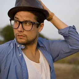 Portrait of Jonny Dixon
