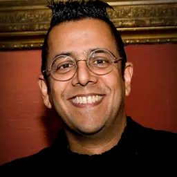 Portrait of Simon Singh